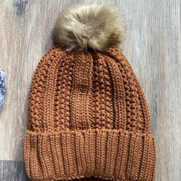 CC Burnt Orange Knit Beanie Hat with Faux Fur Pom Cozy Warm - Picture 4 of 5
